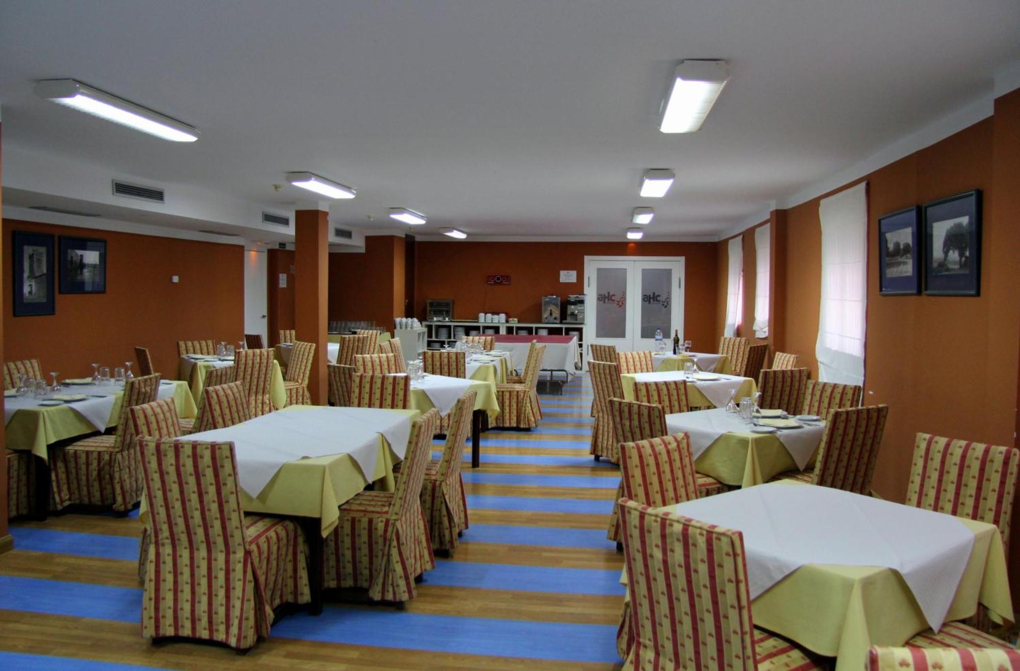 เอเอชซี โอเตเลส Hotel กาเซเรส ภายนอก รูปภาพ